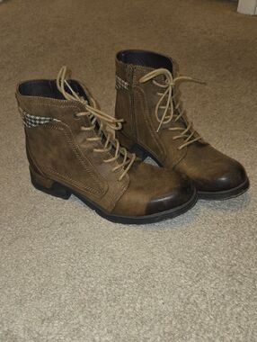 Women's Brown Lace-Up Casual Boots 8.5
